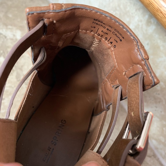 Cute heeled booties! - Picture 5 of 5